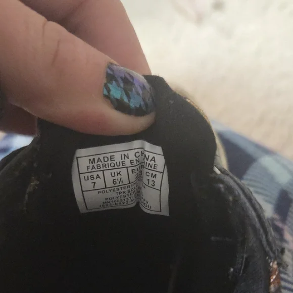 Micheal Kors Kids Sneakers - Picture 2 of 5